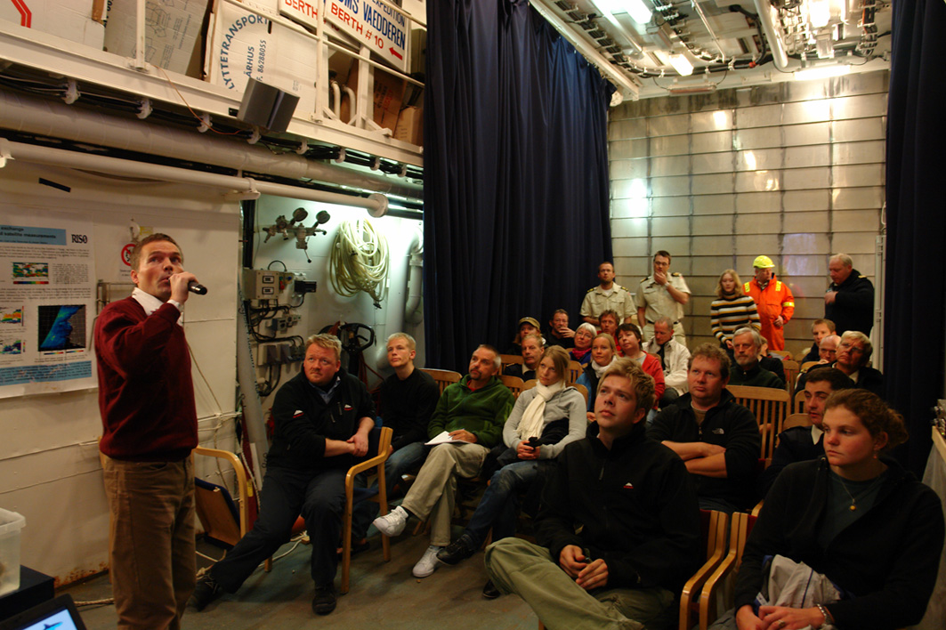 Peter_Talking_Boat1