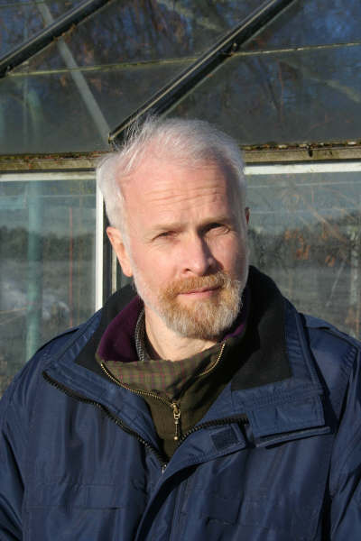 John Simonsen, Cand. Phil.